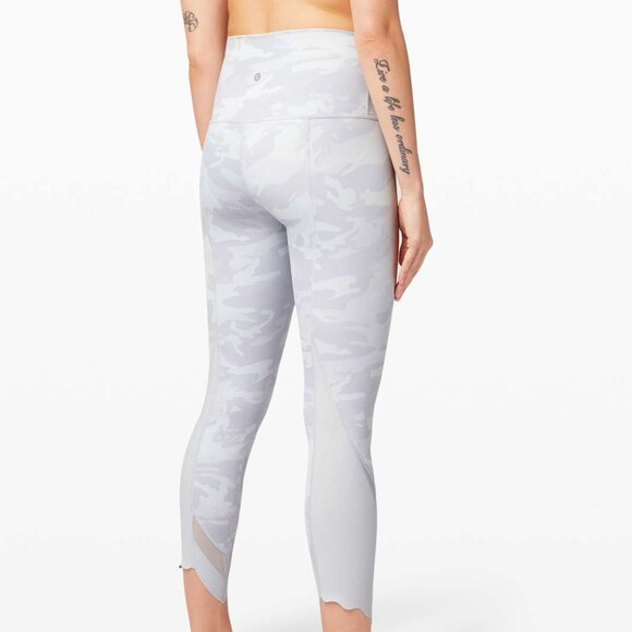 Lululemon Wunder Under Crop High-Rise *Roll Down Scallop Full-On Luxtreme 23" 4 - Picture 2 of 4